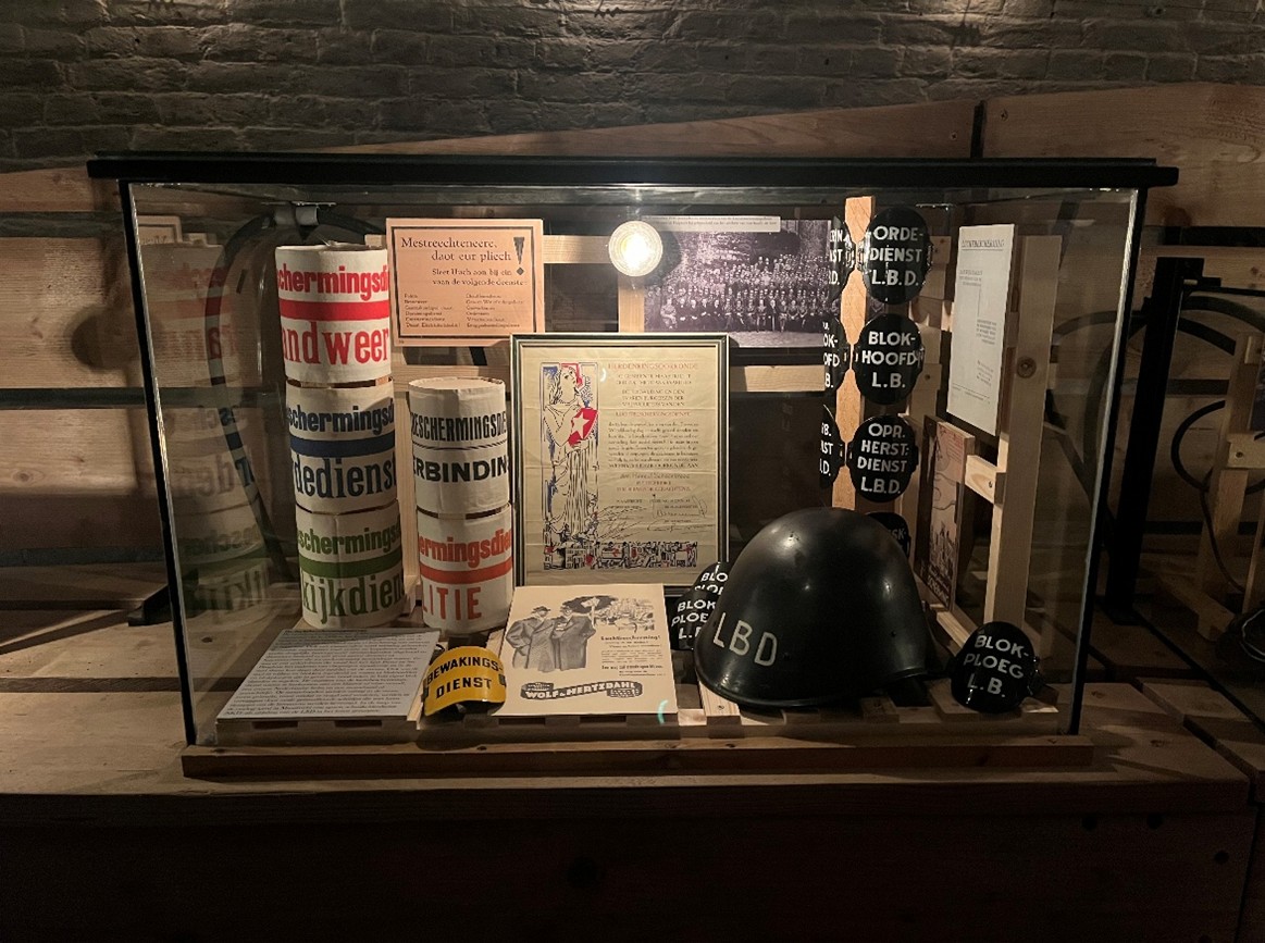 Nieuwe vitrine: Luchtbescherming Maastricht